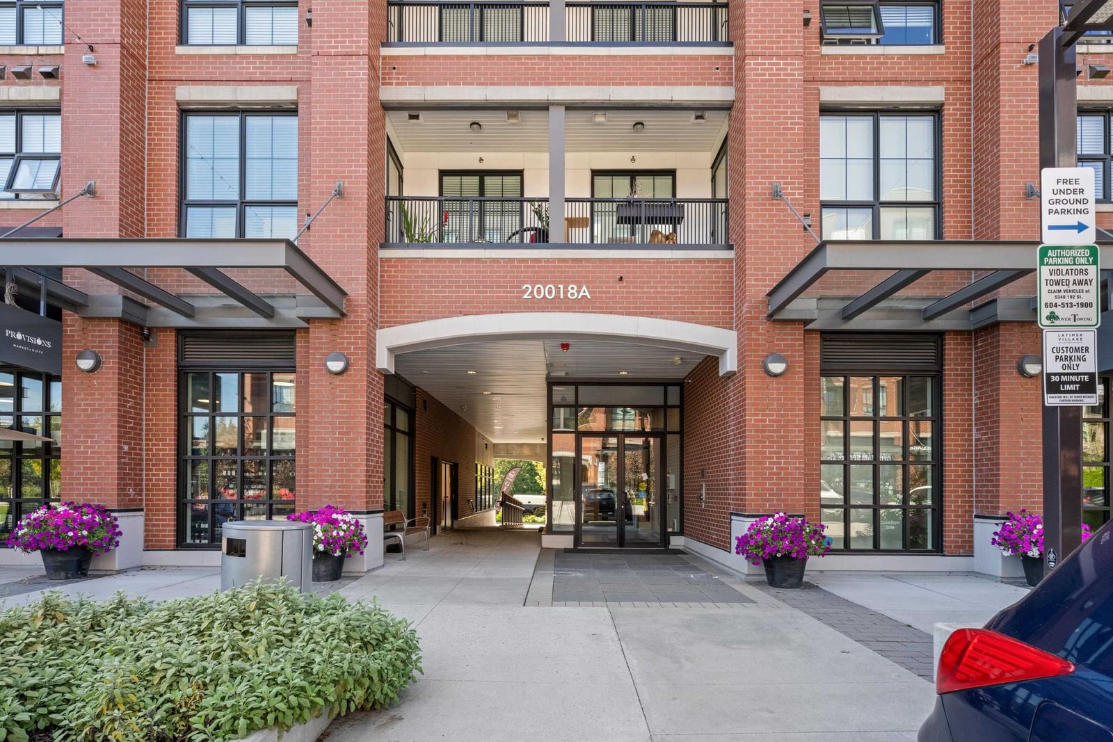 Listing Image 4