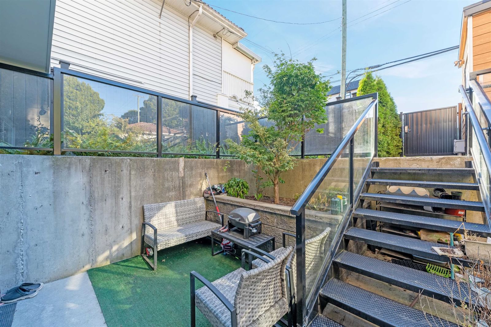 Listing Image 5