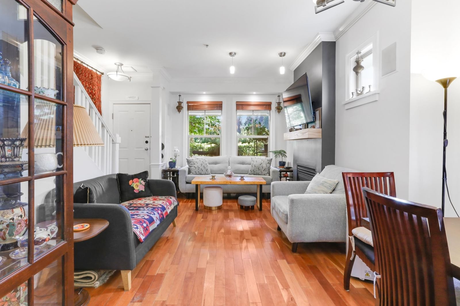 Listing Image 12