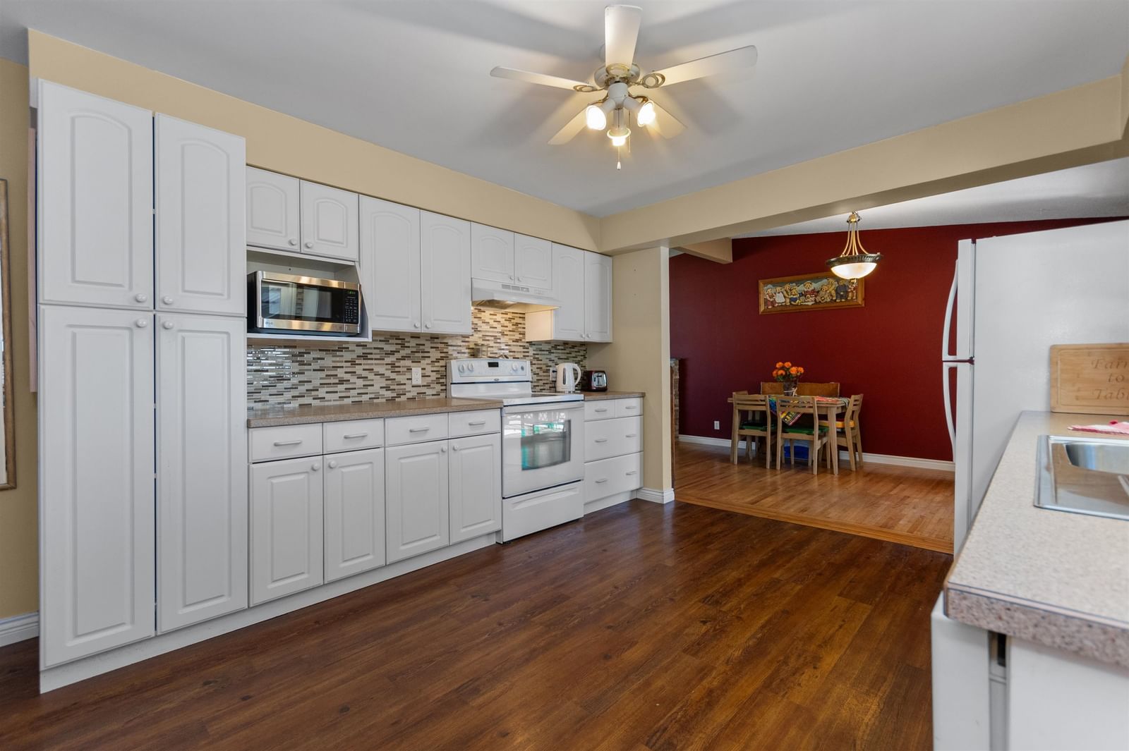 Listing Image 13