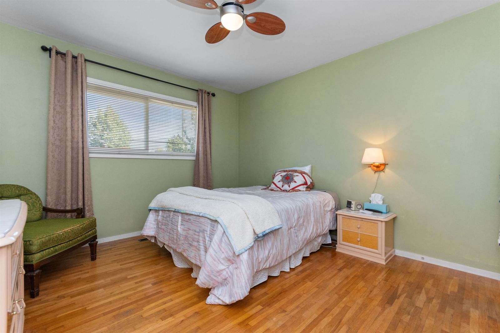 Listing Image 14