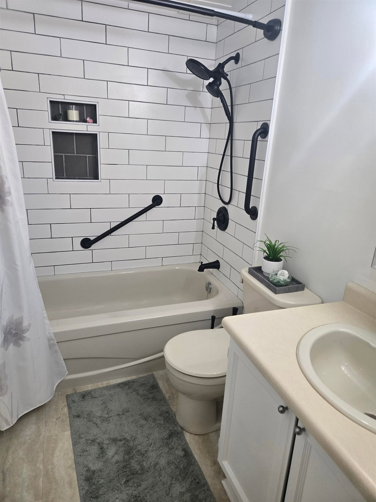 Listing Image 17