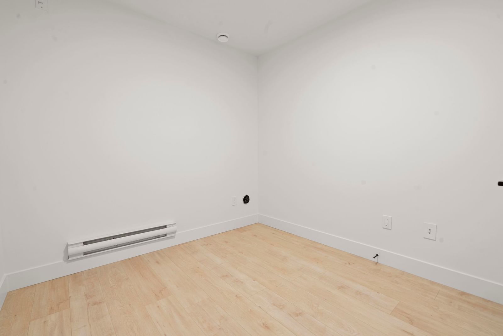 Listing Image 30