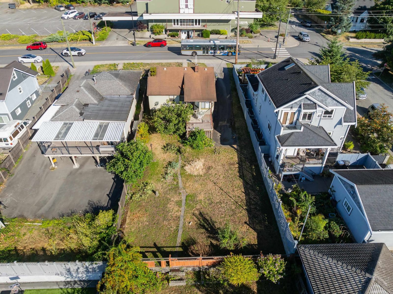 Listing Image 4