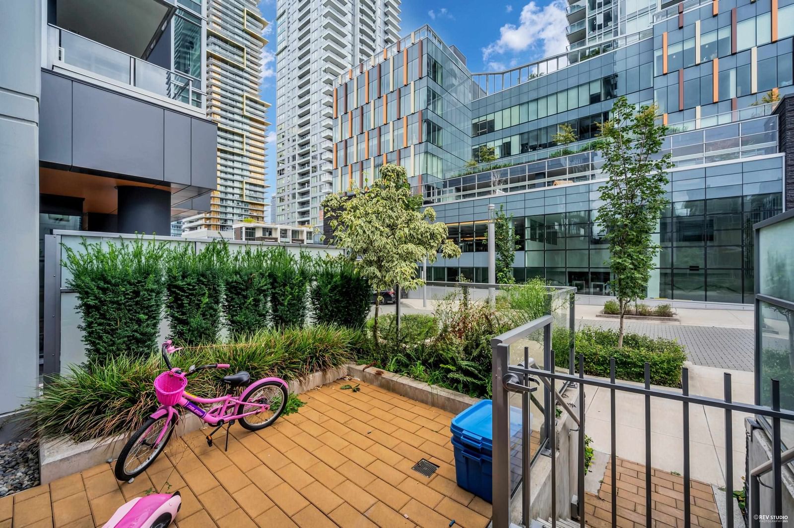 Listing Image 9