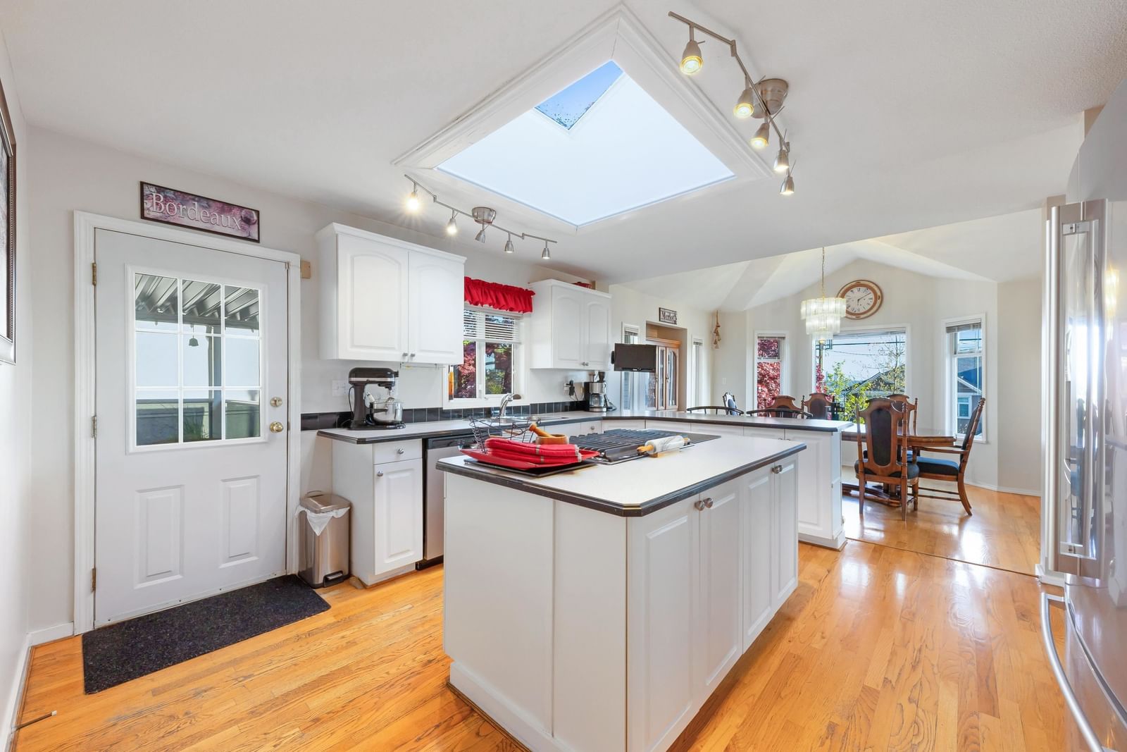 Listing Image 13