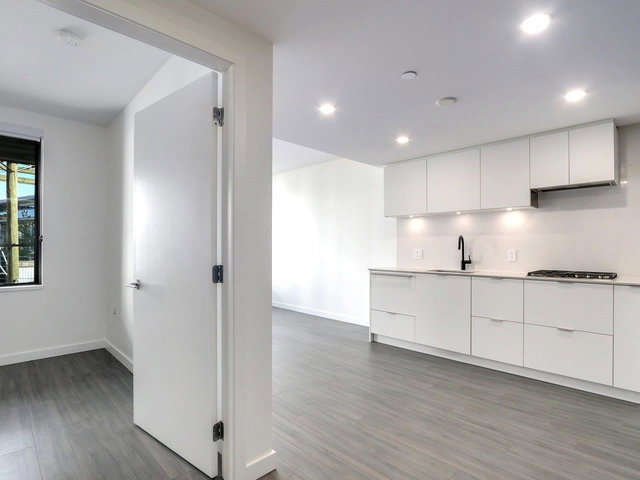 502 - 210 5th Avenue E