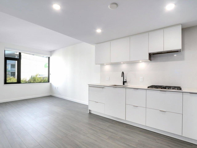 502 - 210 5th Avenue E