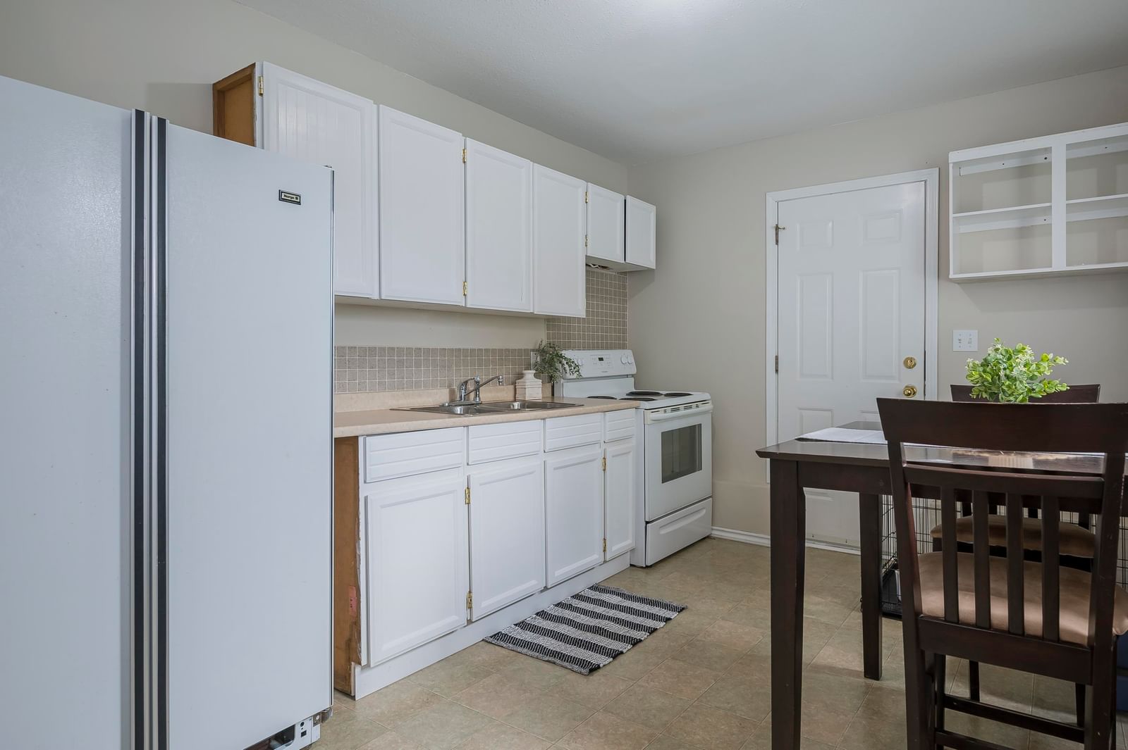 Listing Image 17
