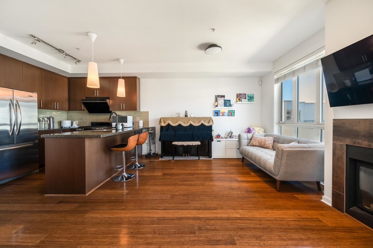 Listing Image 8