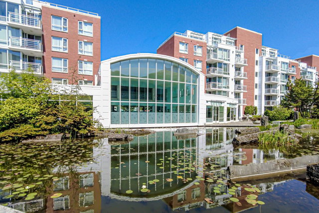 212 - 688 Fairchild Road