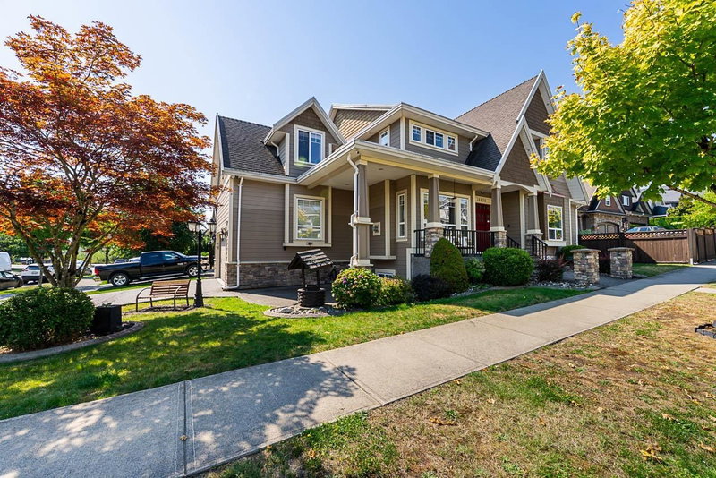 18938 54a Avenue, Surrey, V3S 6R4 | Image 2