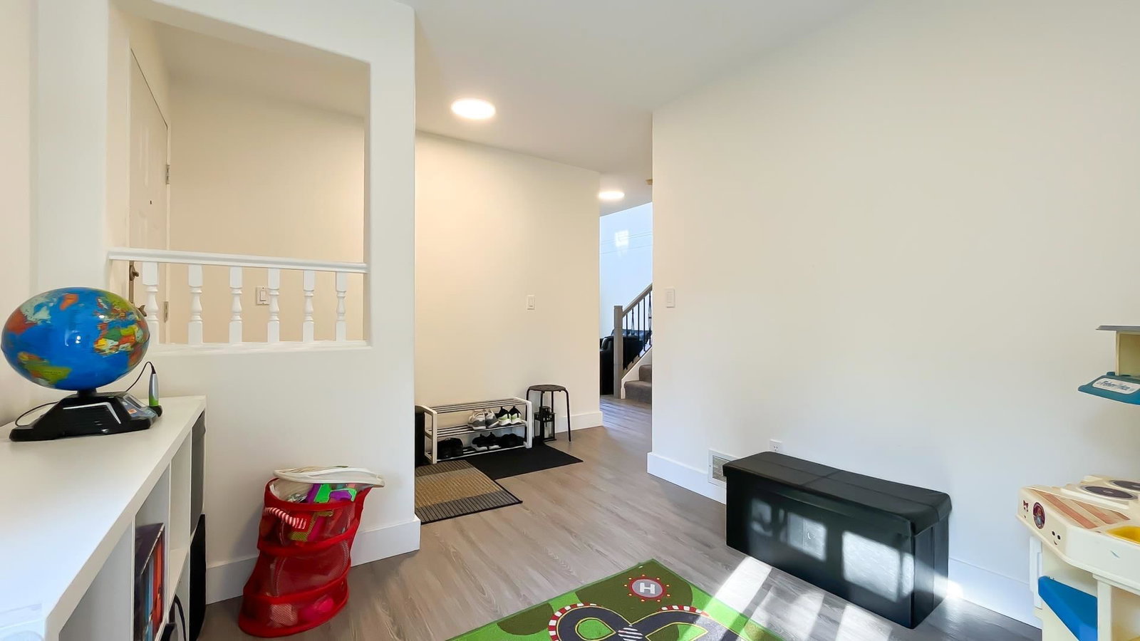 Listing Image 13