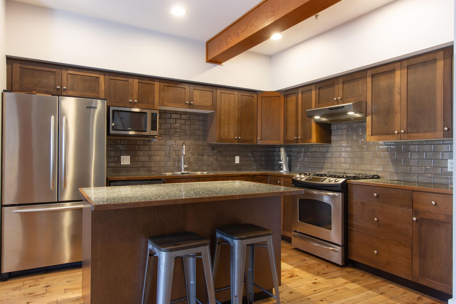 Listing Image 11