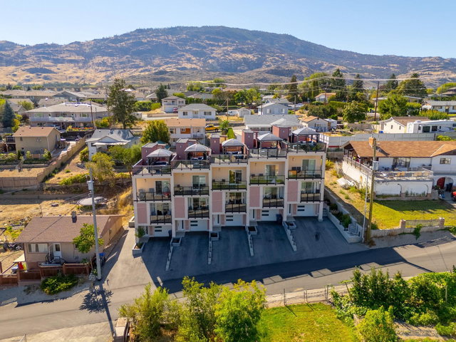 3 - 18 Loon Crescent