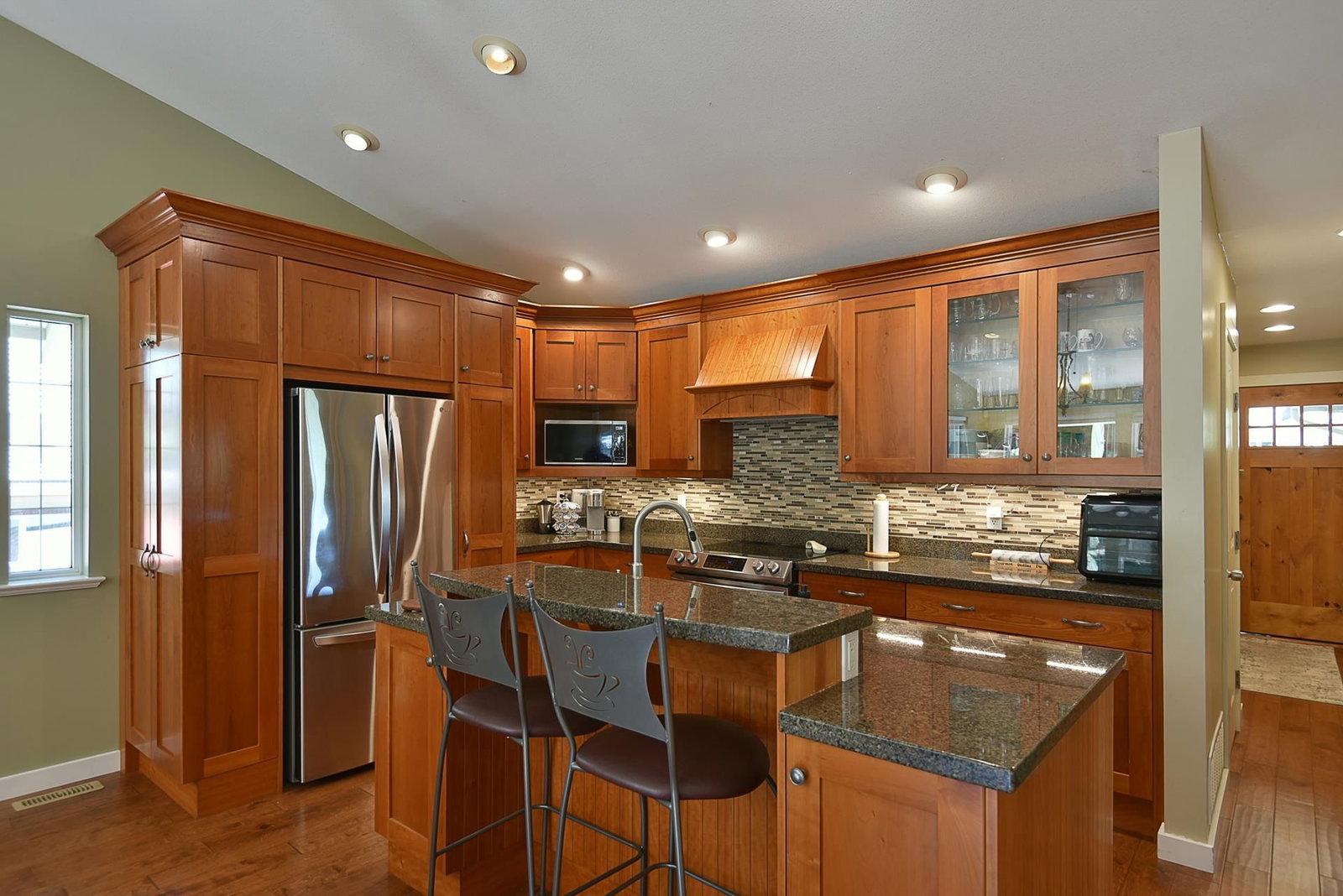 Listing Image 6