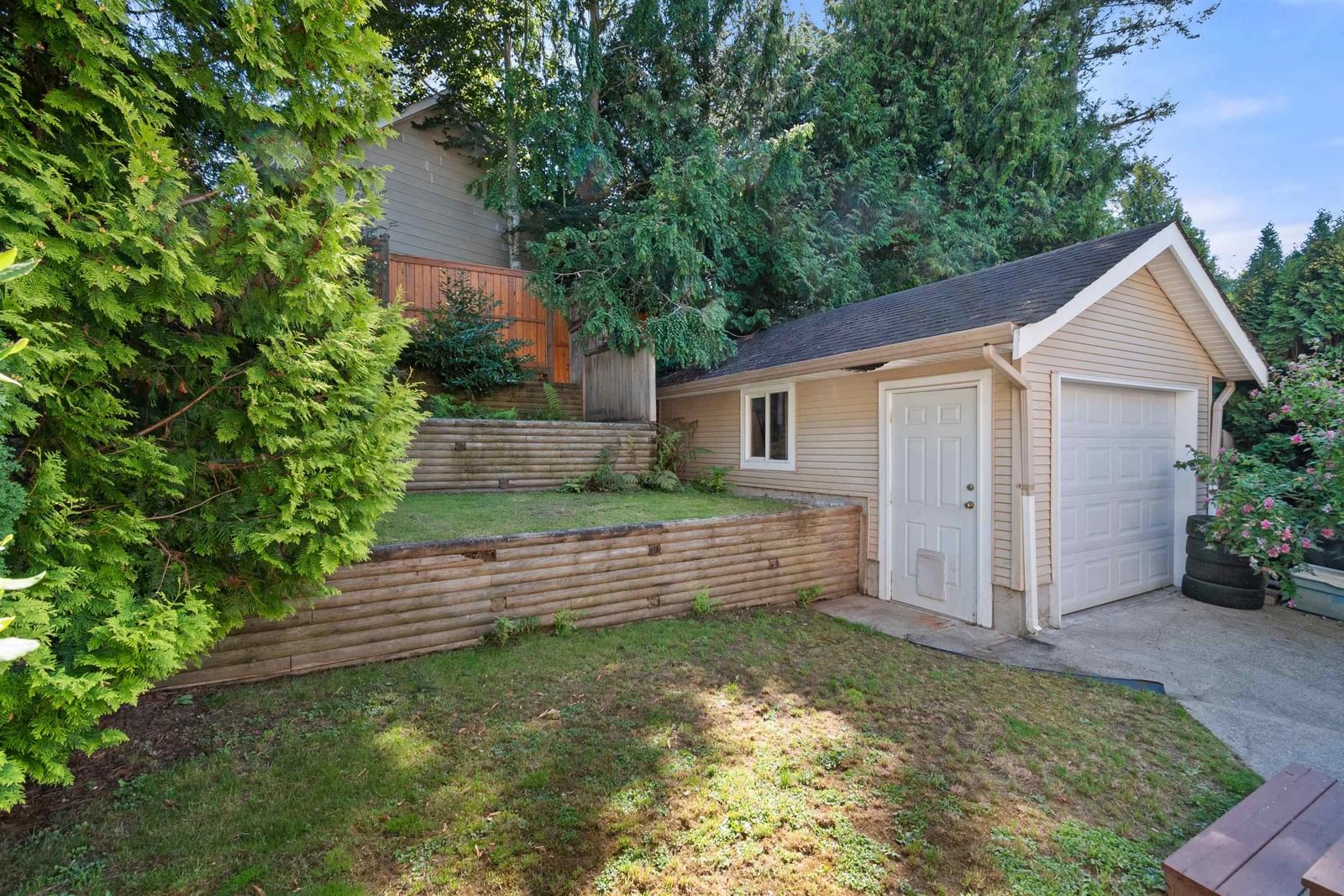 Listing Image 8