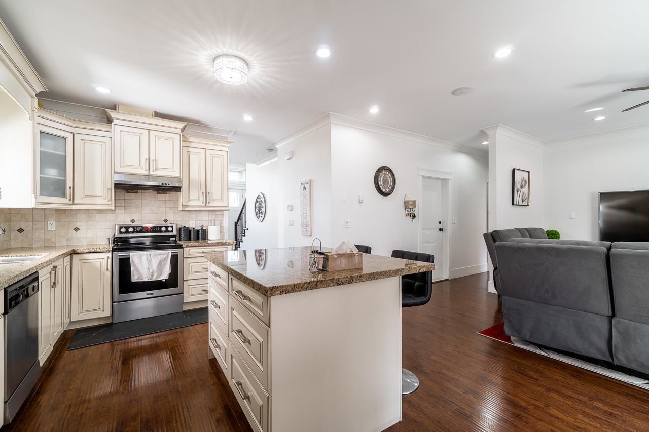 Listing Image 10