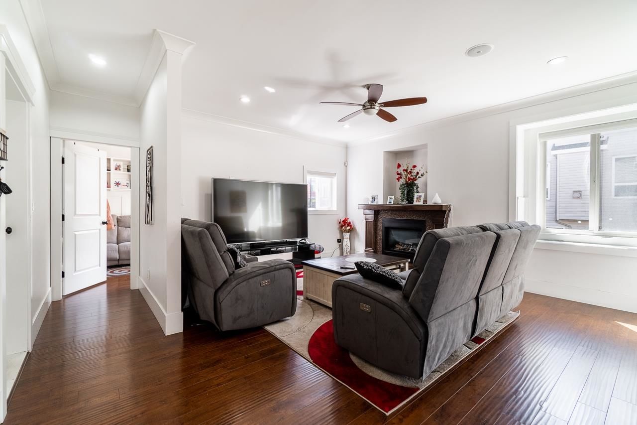 Listing Image 13