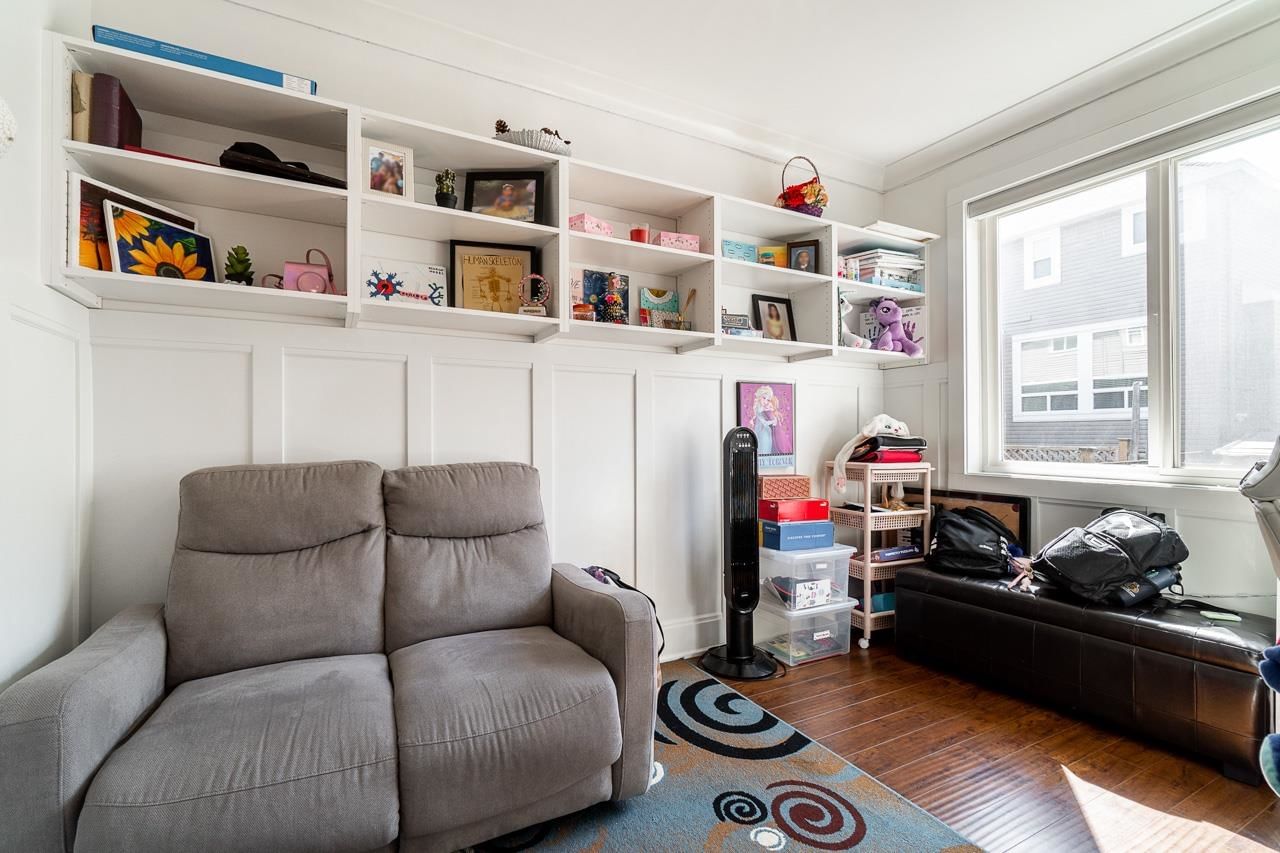 Listing Image 16