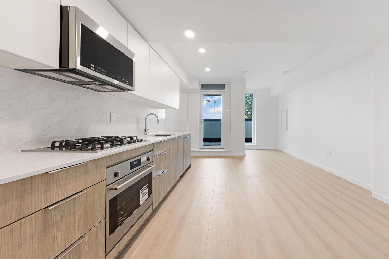 Listing Image 12