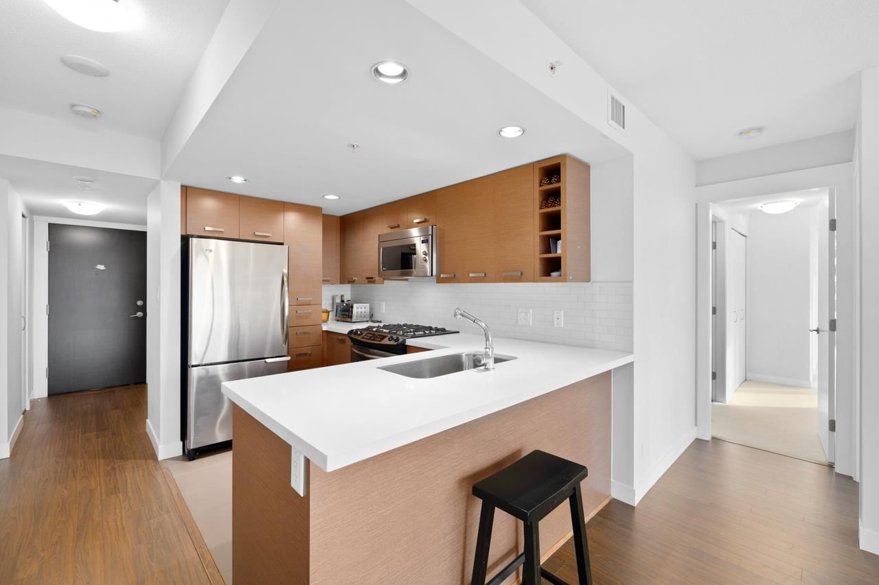 Listing Image 4