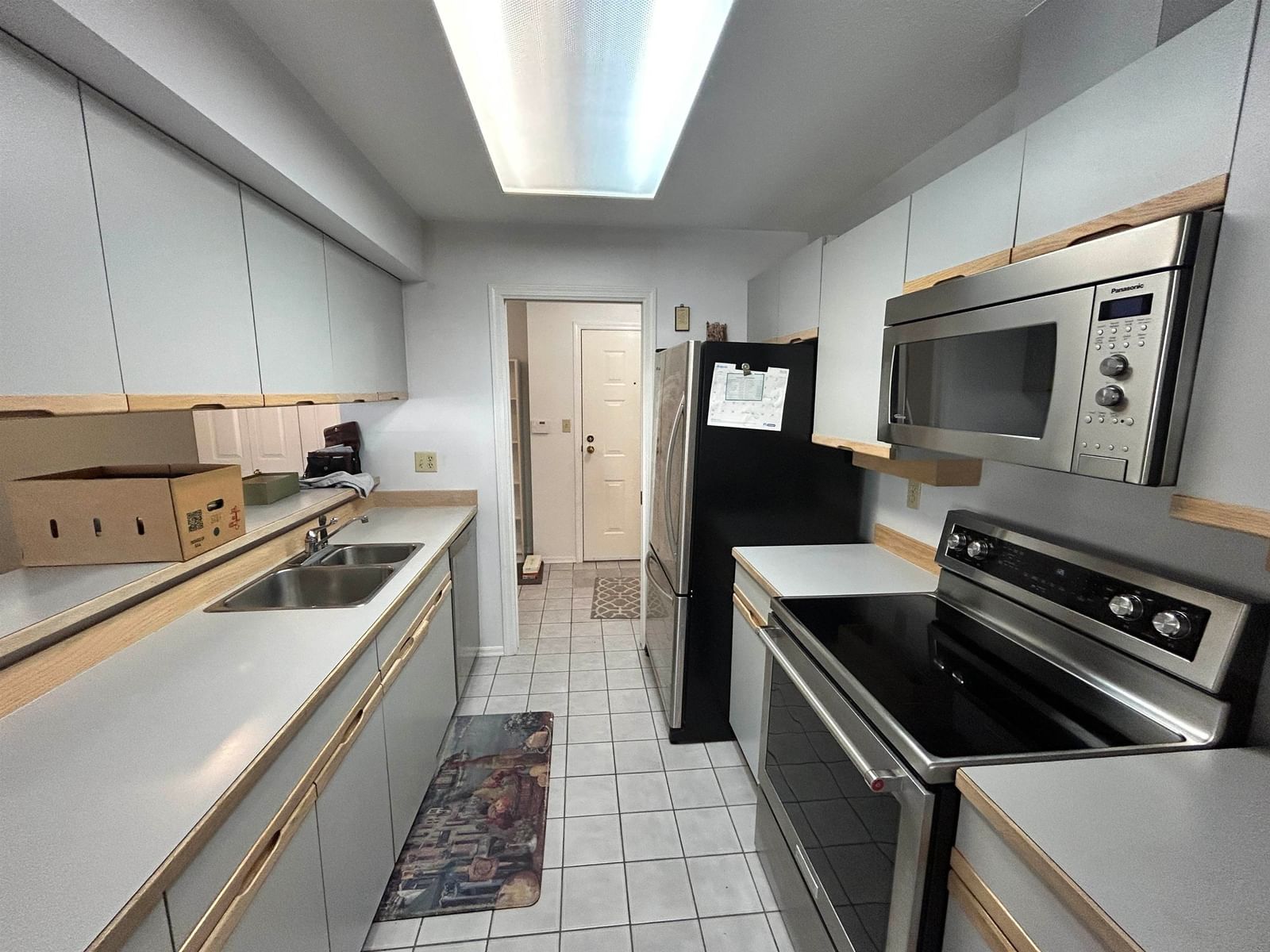 Listing Image 6