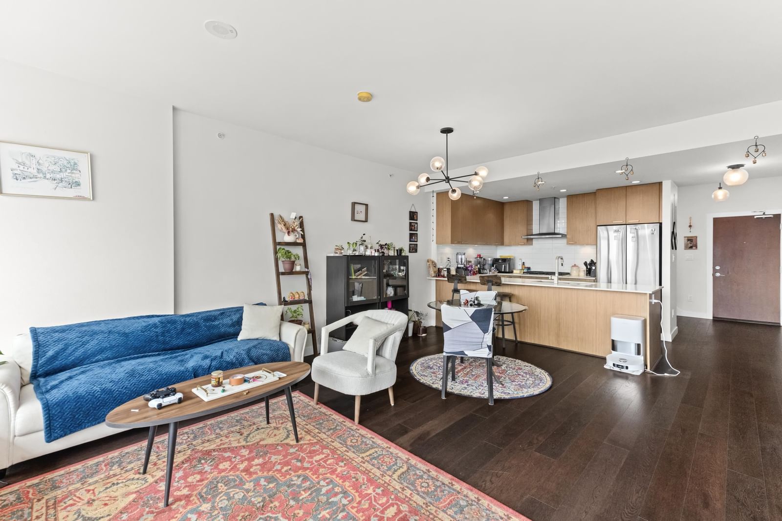 Listing Image 8