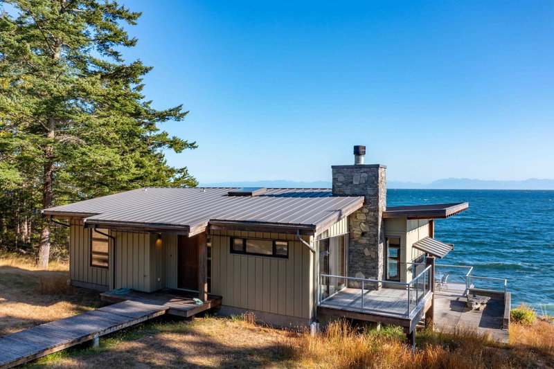 1974 Ellis Road, Galiano Island, V0N 1P0 | Image 2
