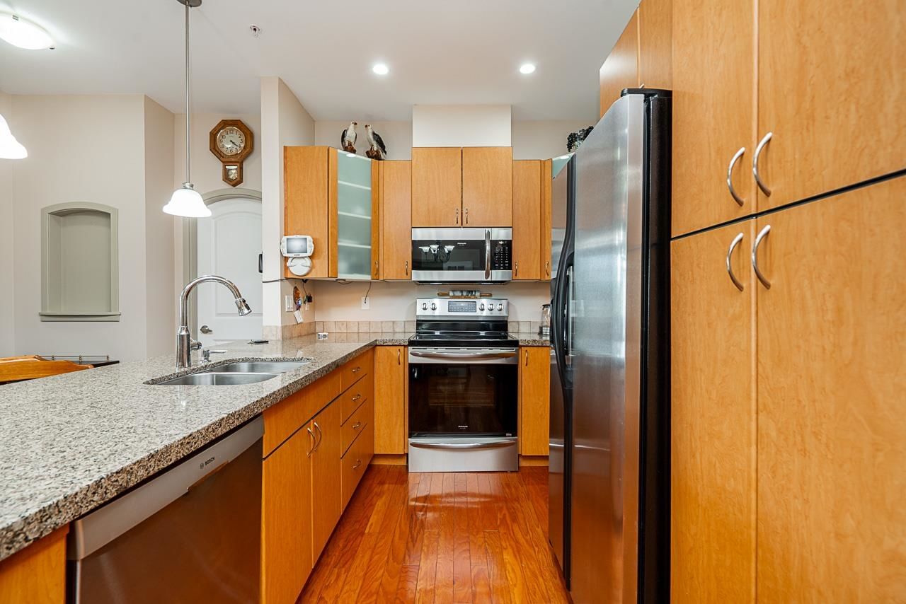 Listing Image 16