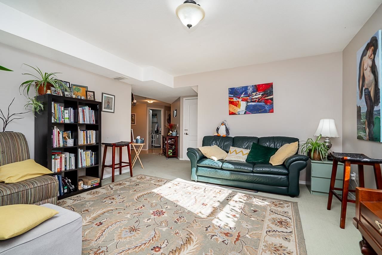 Listing Image 25