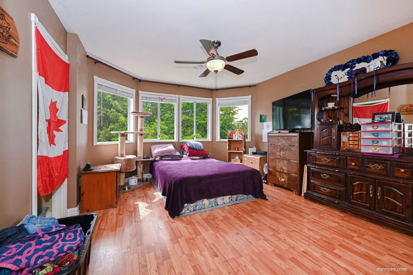 Listing Image 8