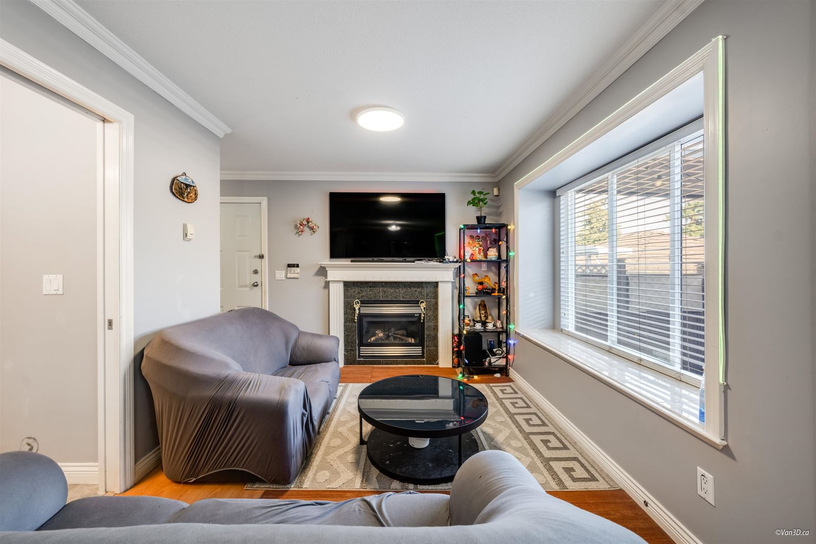 Listing Image 5