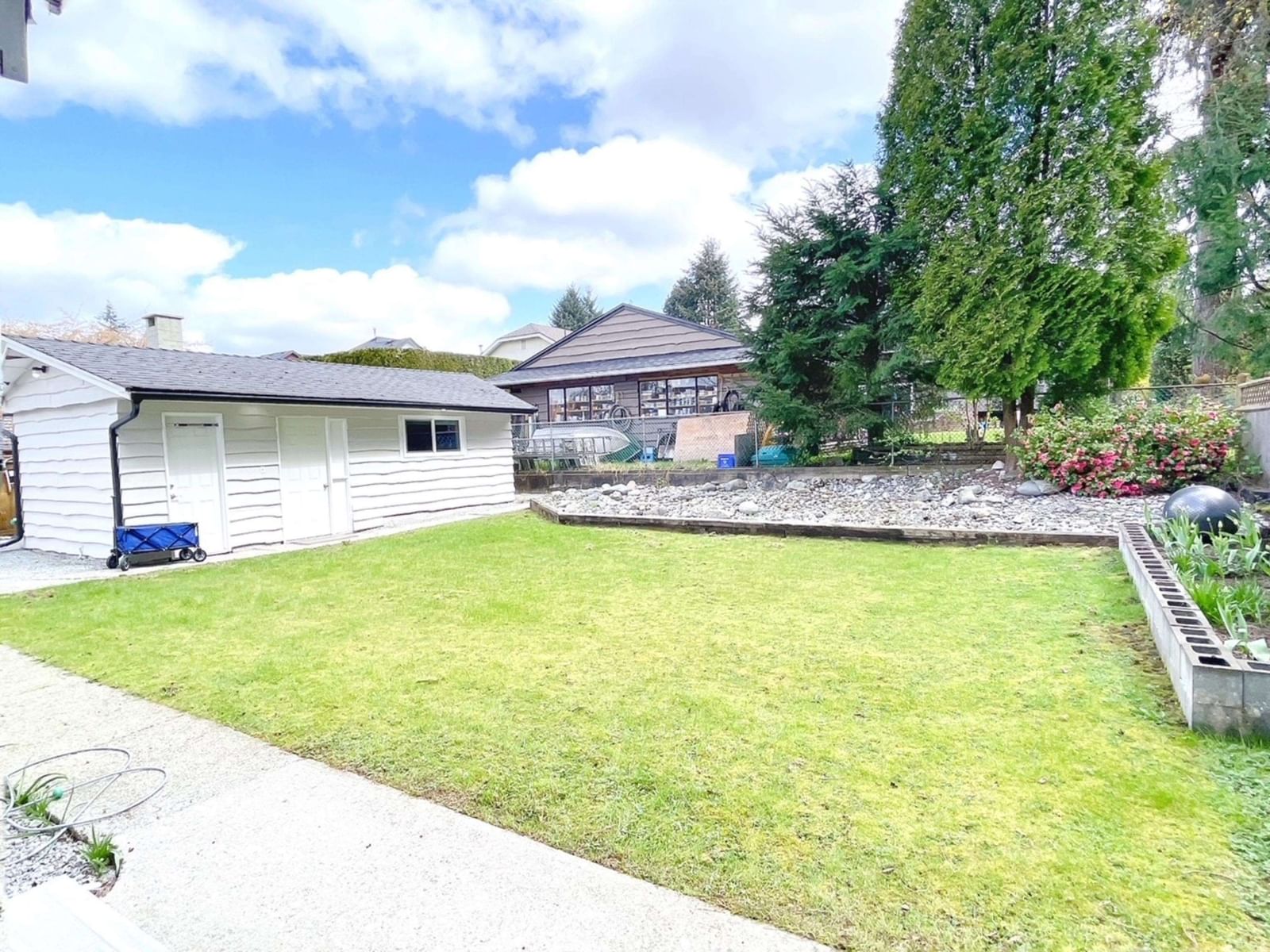 Listing Image 22