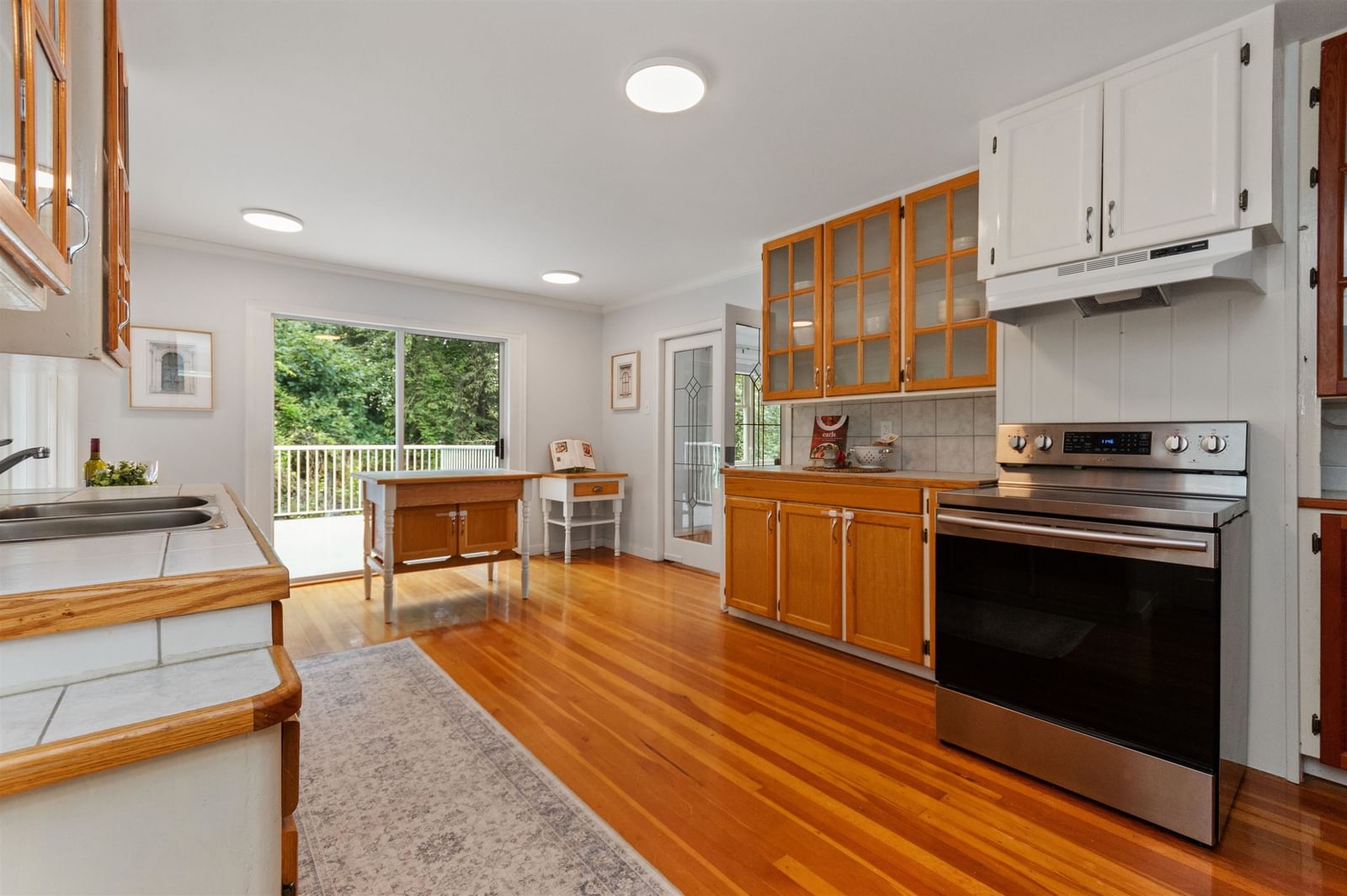 Listing Image 12