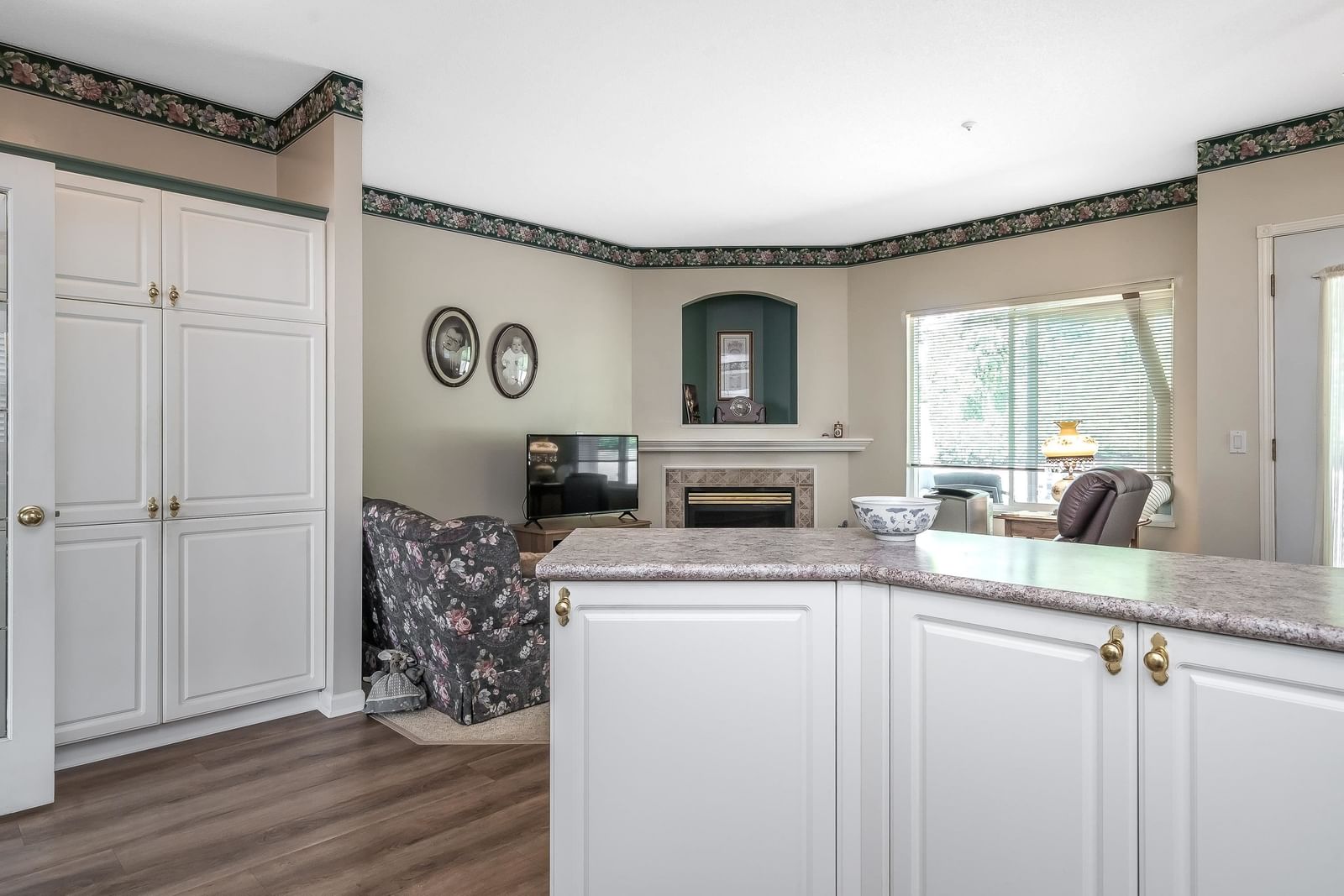 Listing Image 19