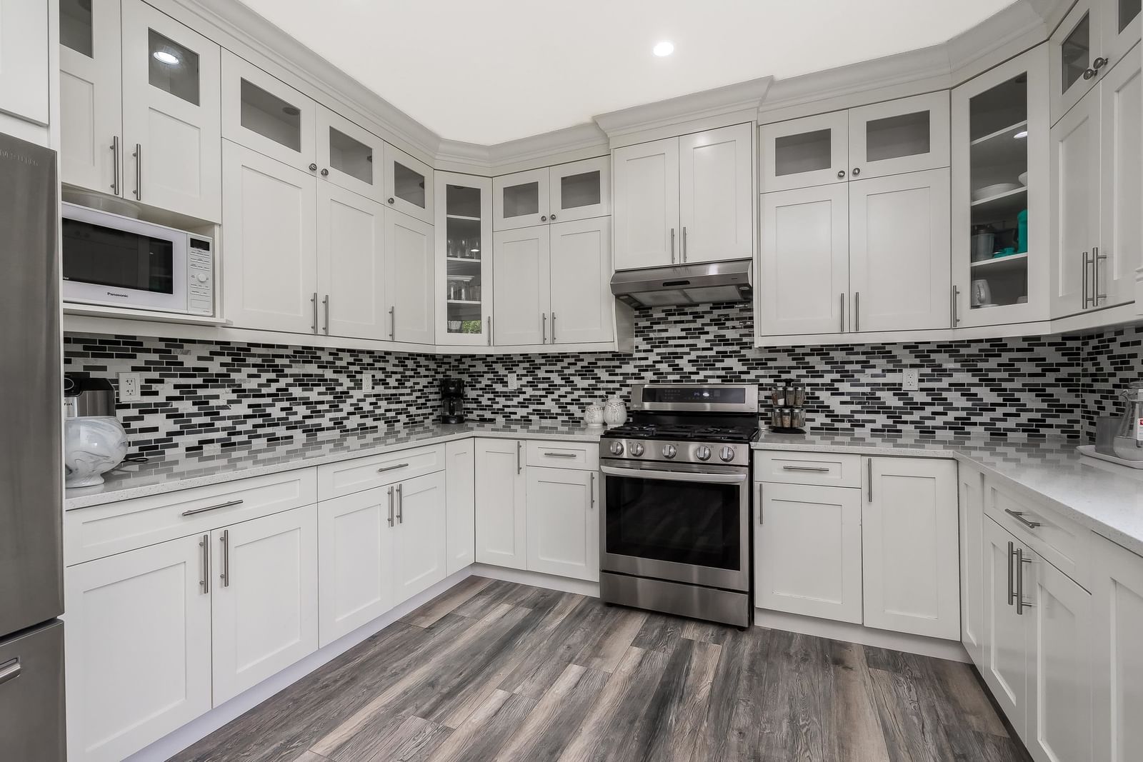 Listing Image 11