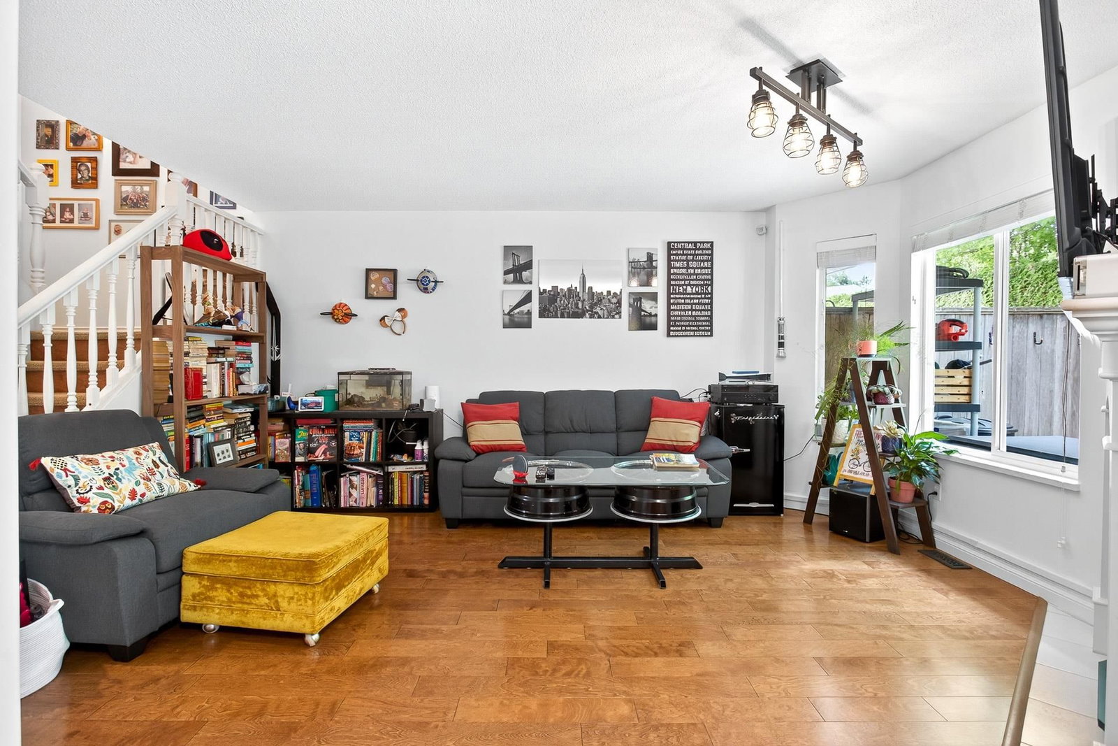 Listing Image 9
