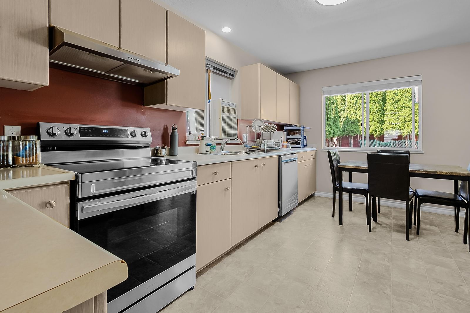 Listing Image 19