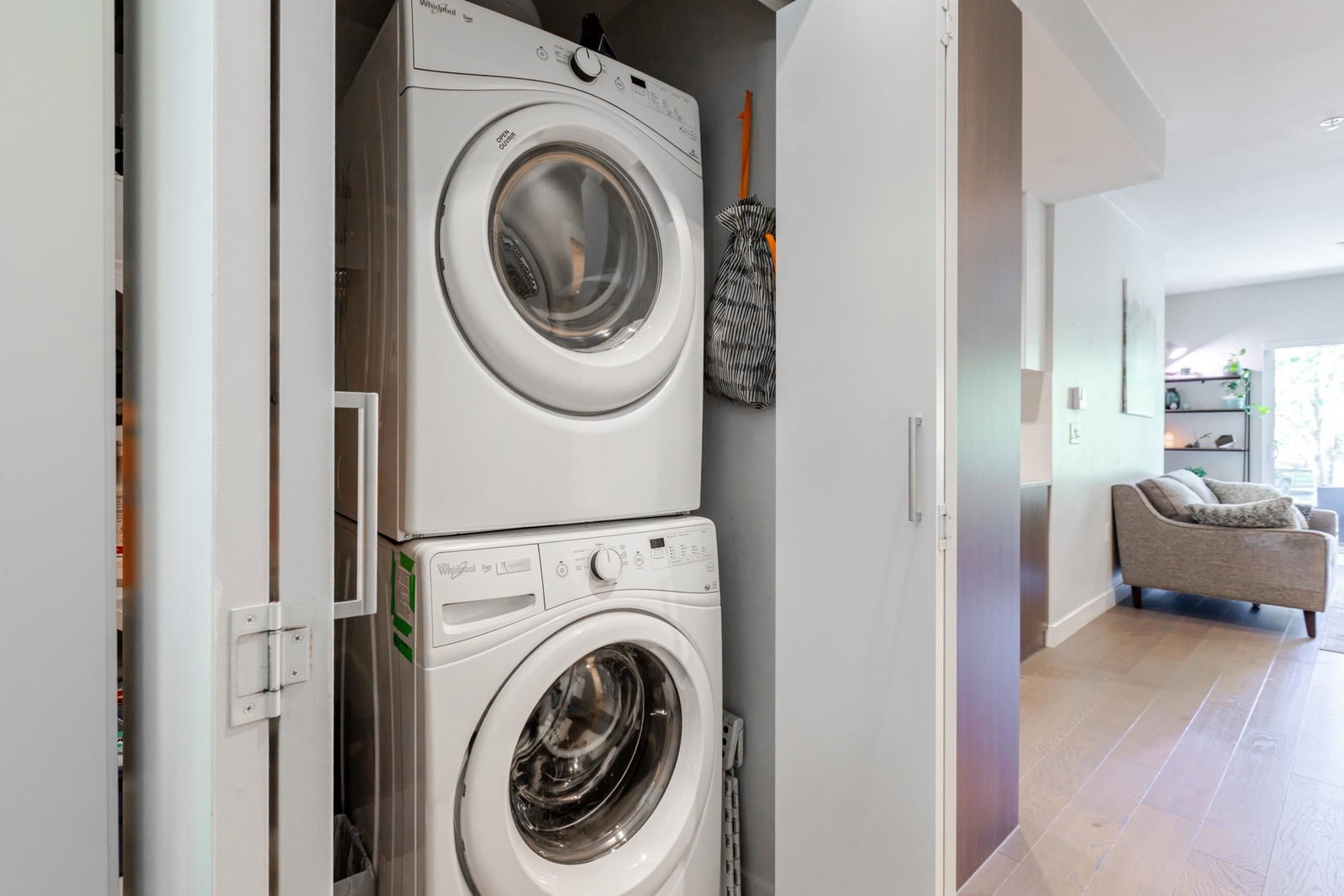 Listing Image 18