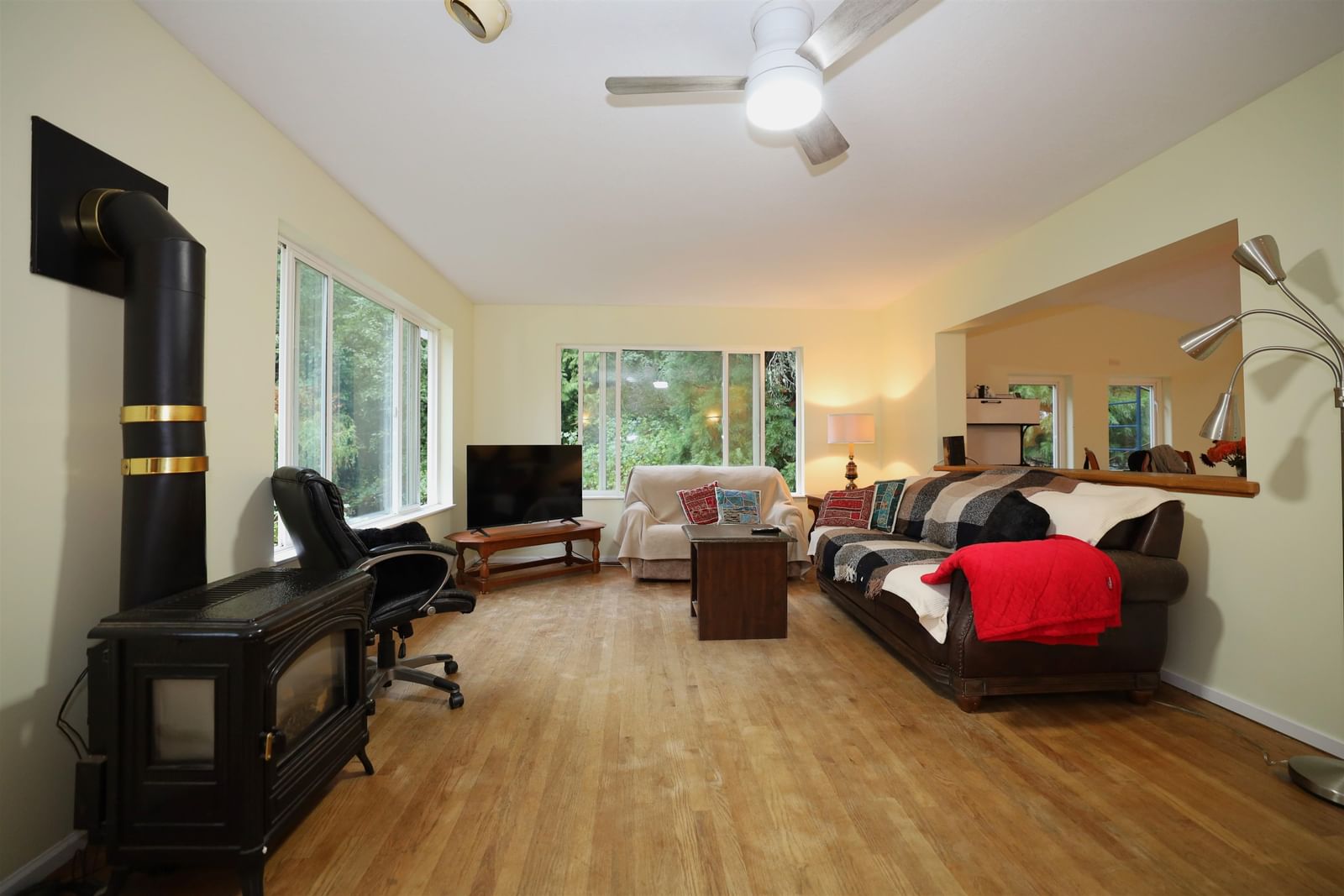 Listing Image 10
