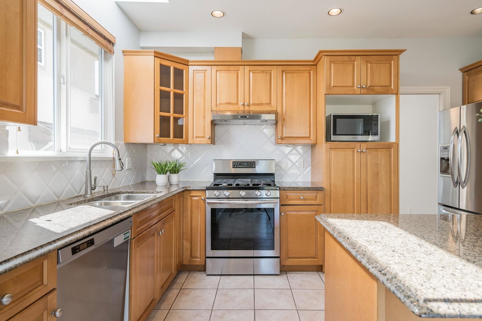 Listing Image 12