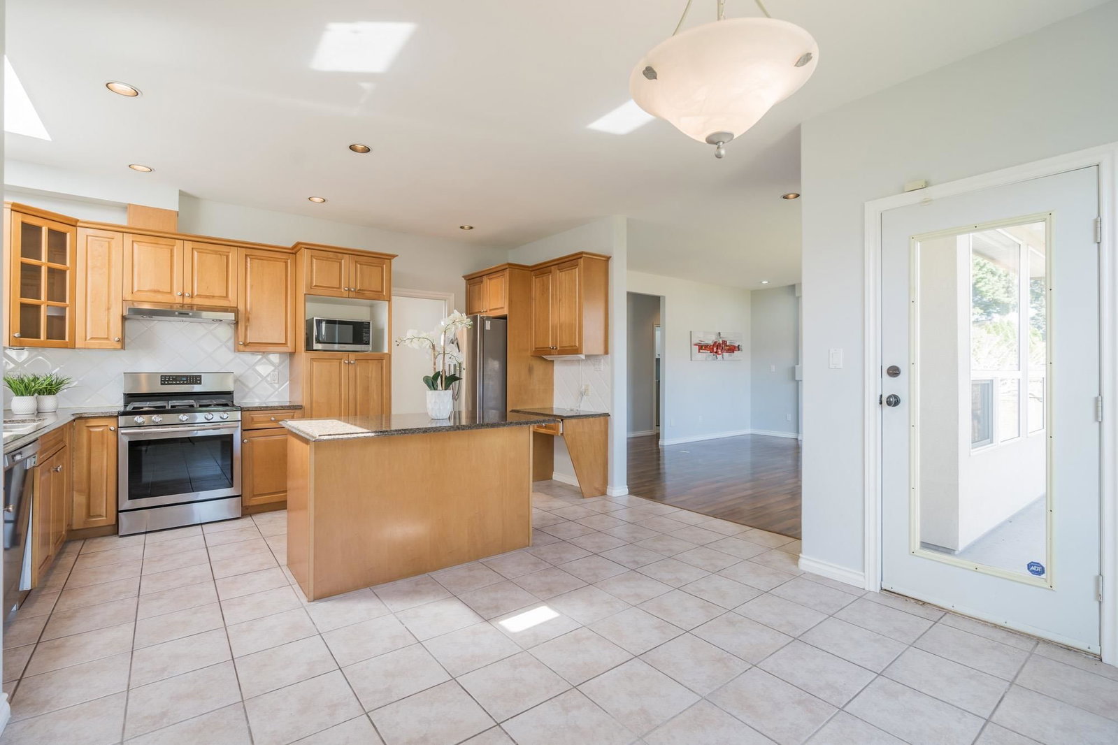 Listing Image 14