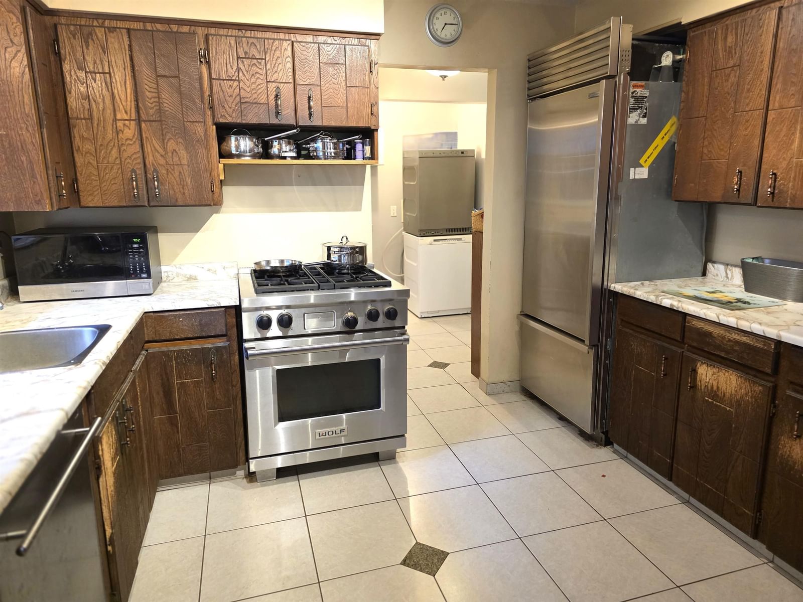Listing Image 8