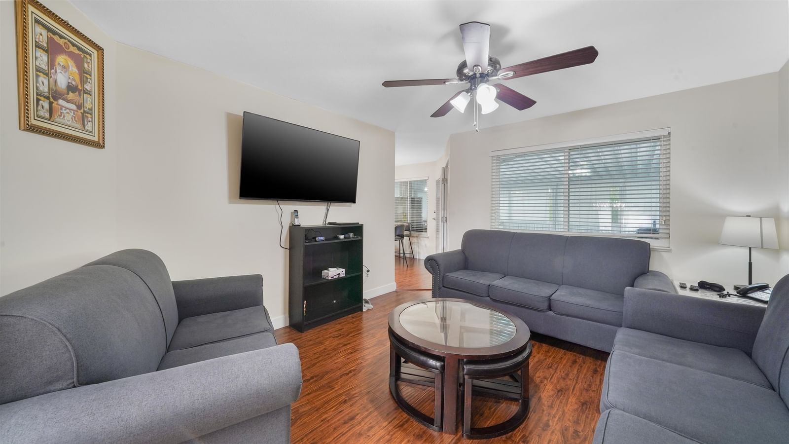 Listing Image 10