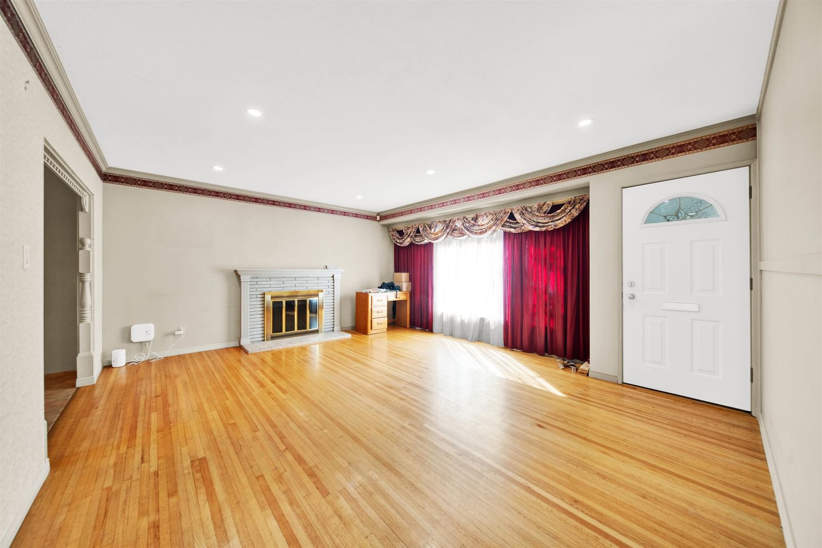 Listing Image 9