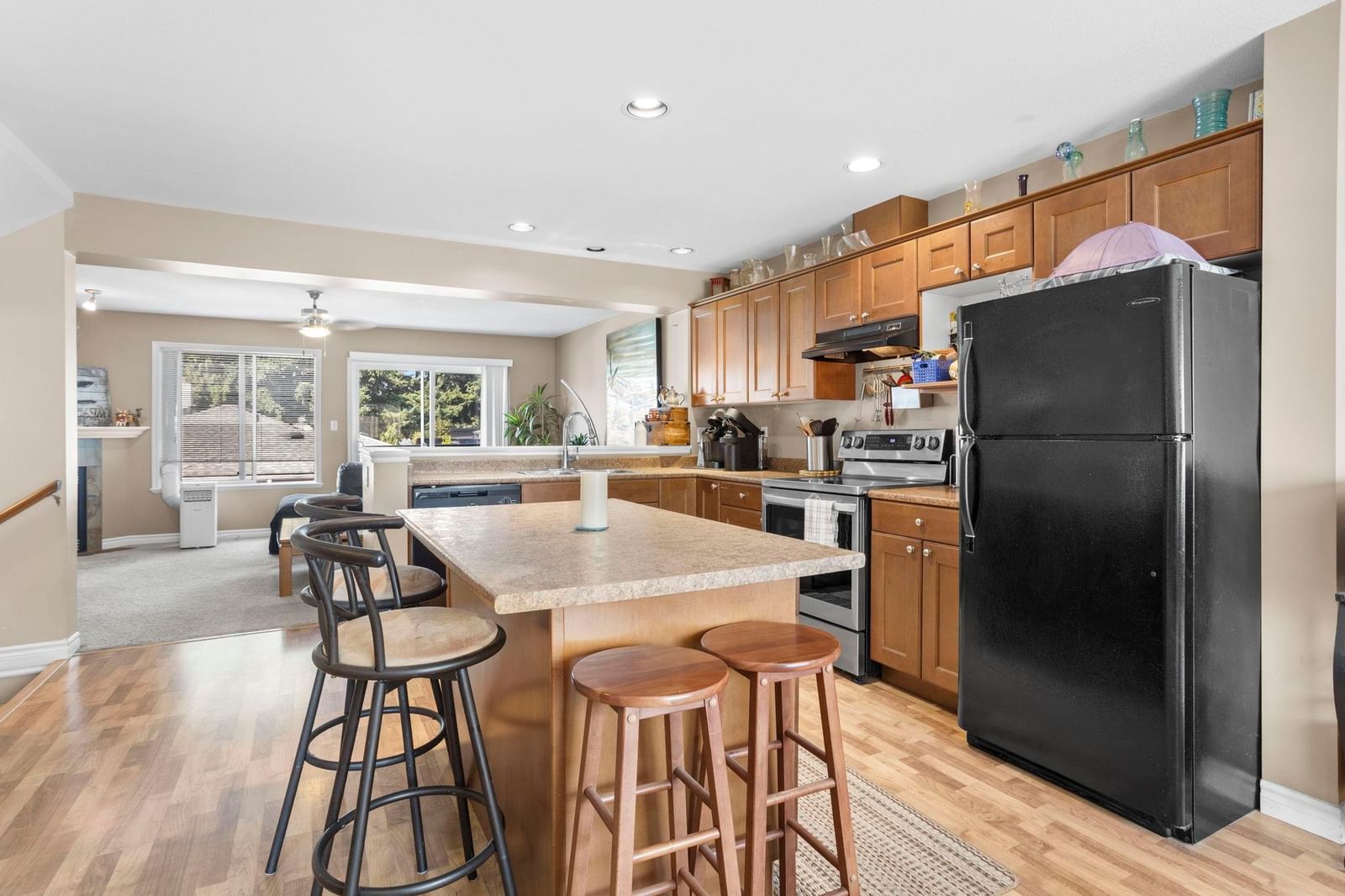 Listing Image 12