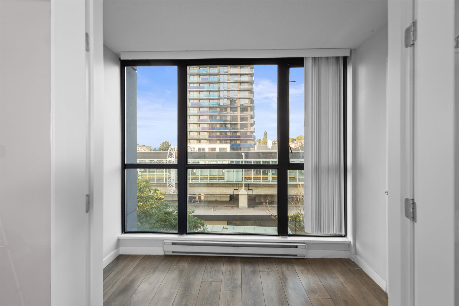 Listing Image 18