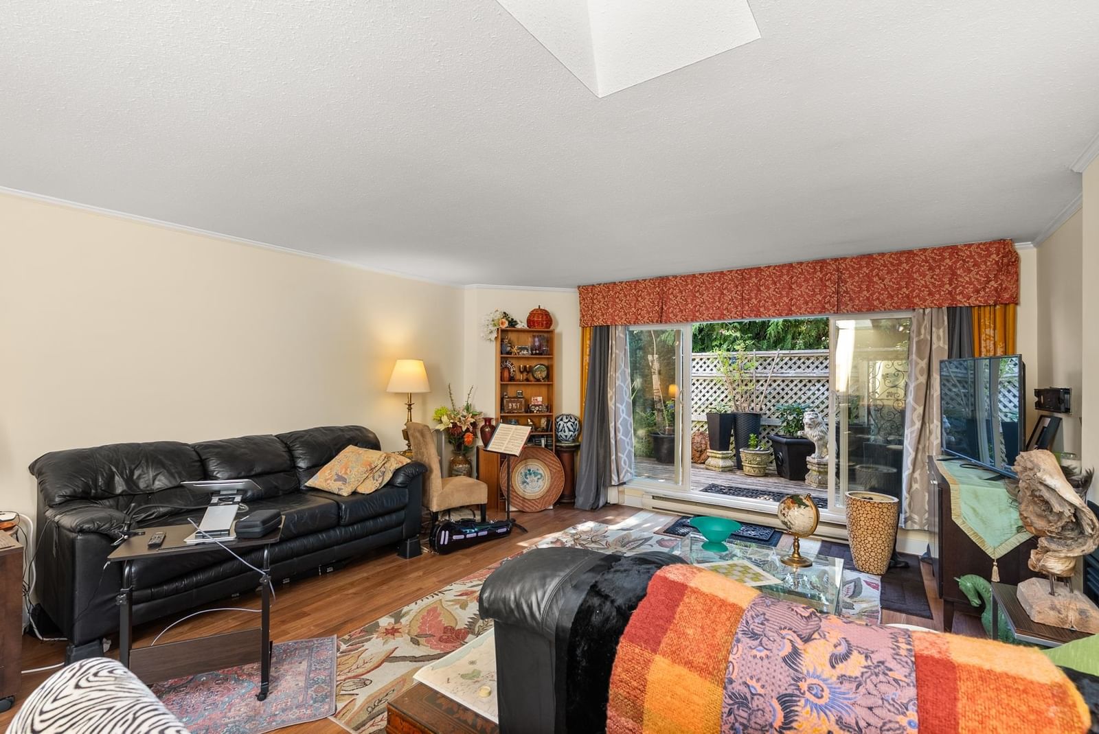 Listing Image 12