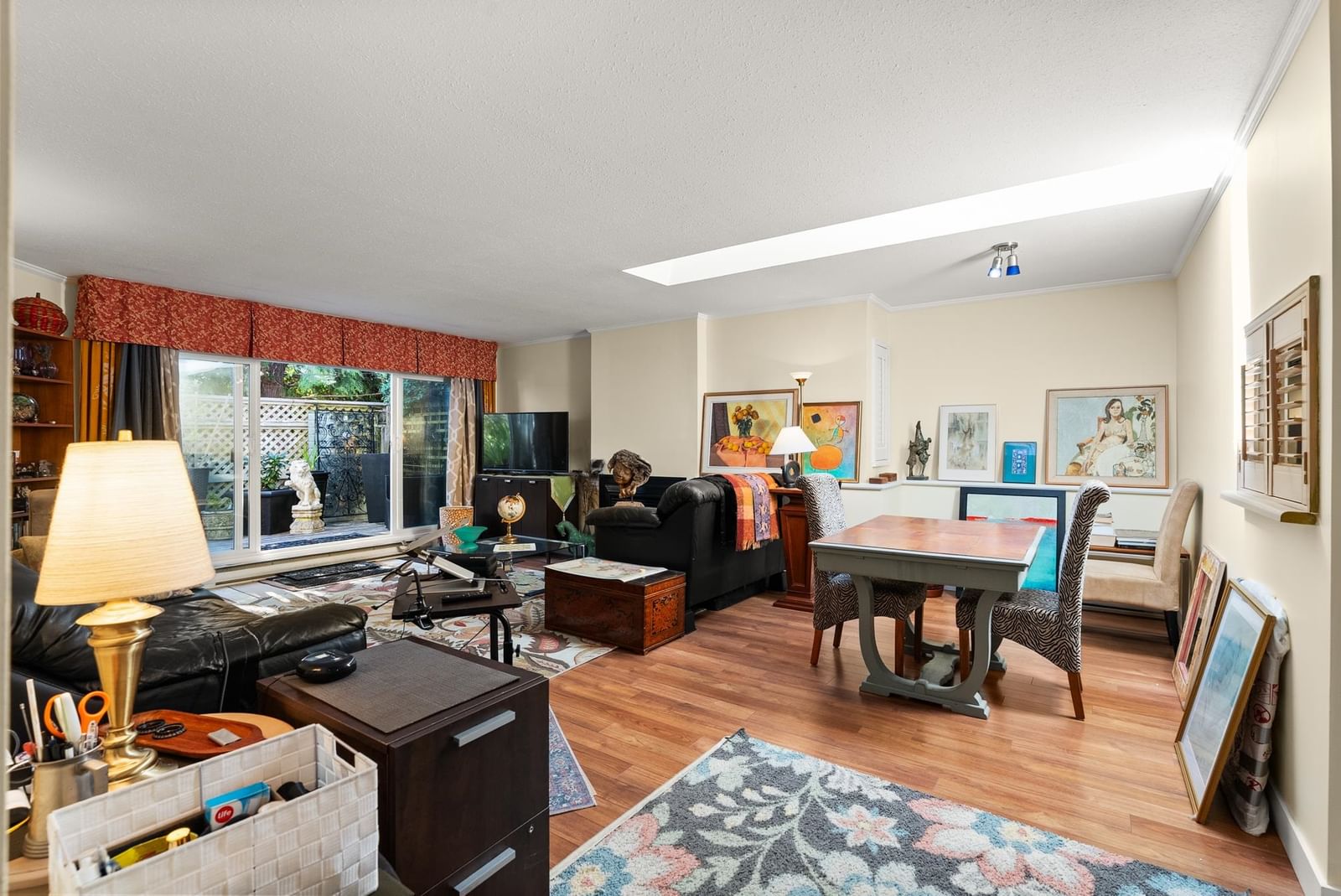 Listing Image 19